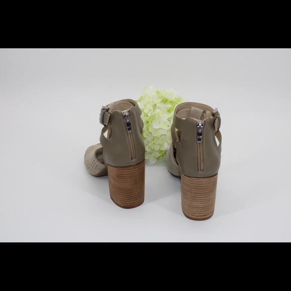 Marc Fisher Sandals with Block Heels. - Picture 5 of 9